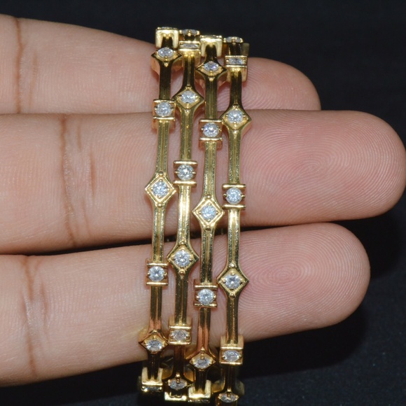 SET OF 4 DESIGNER NATURAL 4.65CTS VS F DIAMOND 18K SOLID GOLD STACKING BANGLES - Picture 6 of 10